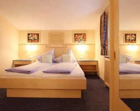 Hotel Gaesteheim Veit Fiegl 3*